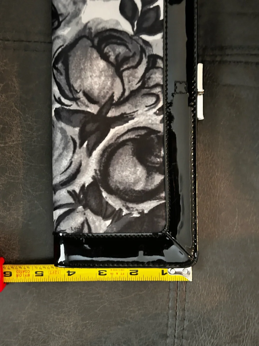 NWT Liz Claiborne Black & Gray White floral Patent satin Clutch with silver trim